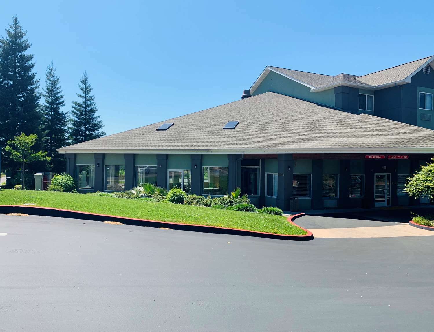 Surestay Plus Hotel By Best Western Redding Exterior photo